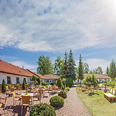 Hotel Pommerscher Hof Цинновиц Экстерьер фото