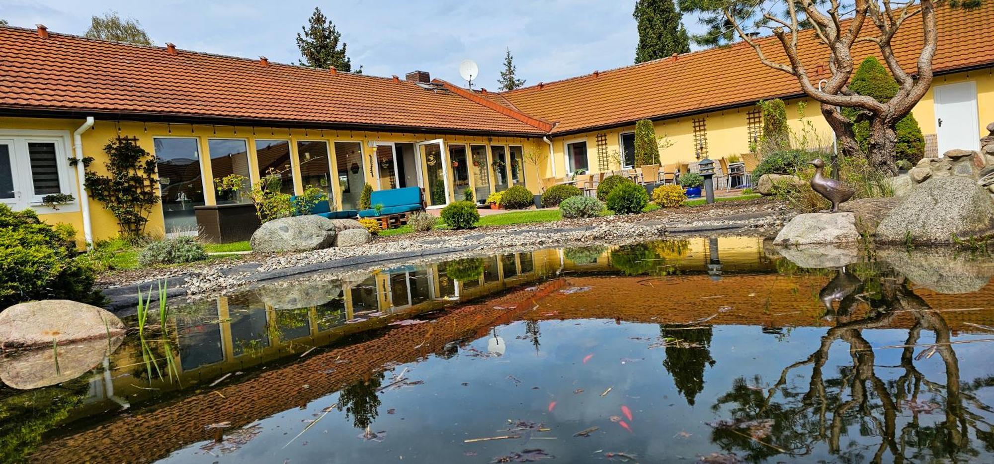 Hotel Pommerscher Hof Цинновиц Экстерьер фото